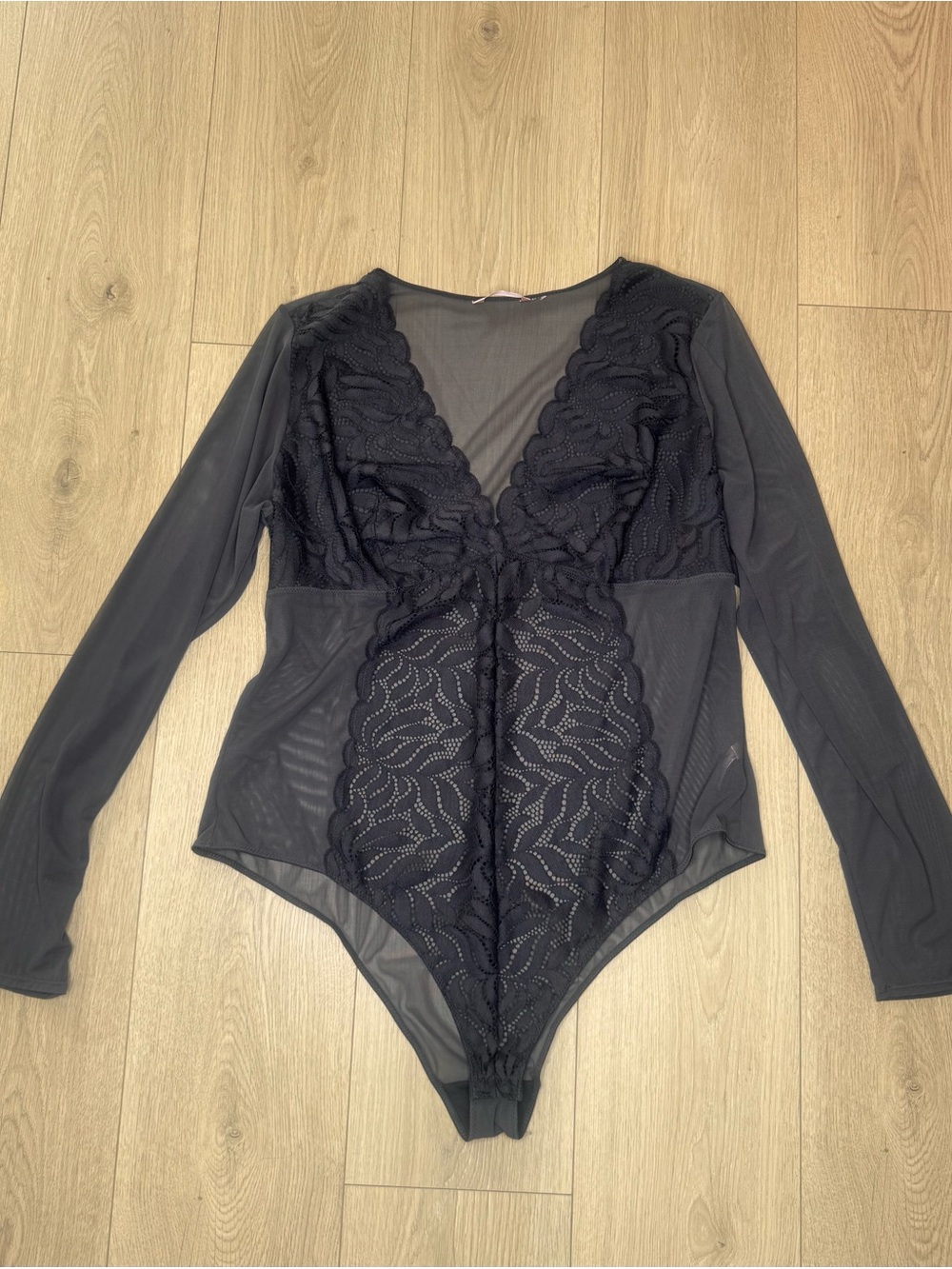 ☮️ 2/$30 La Vie En Rose Plus Charcoal Lace Plunge Bodysuit Size XXL - Picture 3 of 5